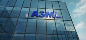 Read more about the article ASML Shares Jump as Record Orders and AI Demand Strengthen Growth Outlook