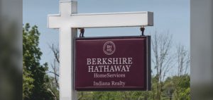 Read more about the article Buffett’s Strong Backing Signals Smooth Transition at Berkshire Hathaway