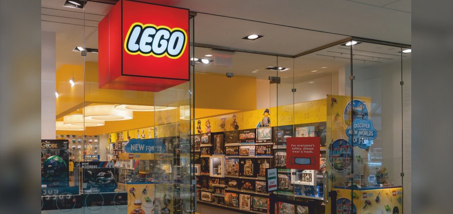 You are currently viewing Lego Brings Star Wars Sets to Life with New Smart Bricks