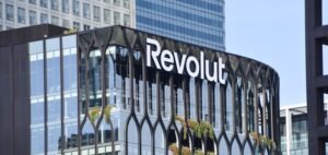Read more about the article Revolut Gains Full UK Banking License, Set to Expand Lending and Banking Services